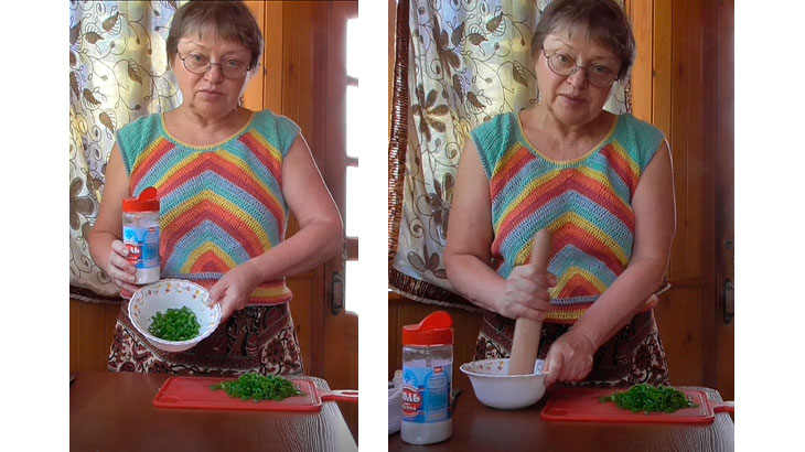 Зелёный лук разделите пополам: одну часть нарежьте тонкой стружкой, вторую часть перетрите с солью