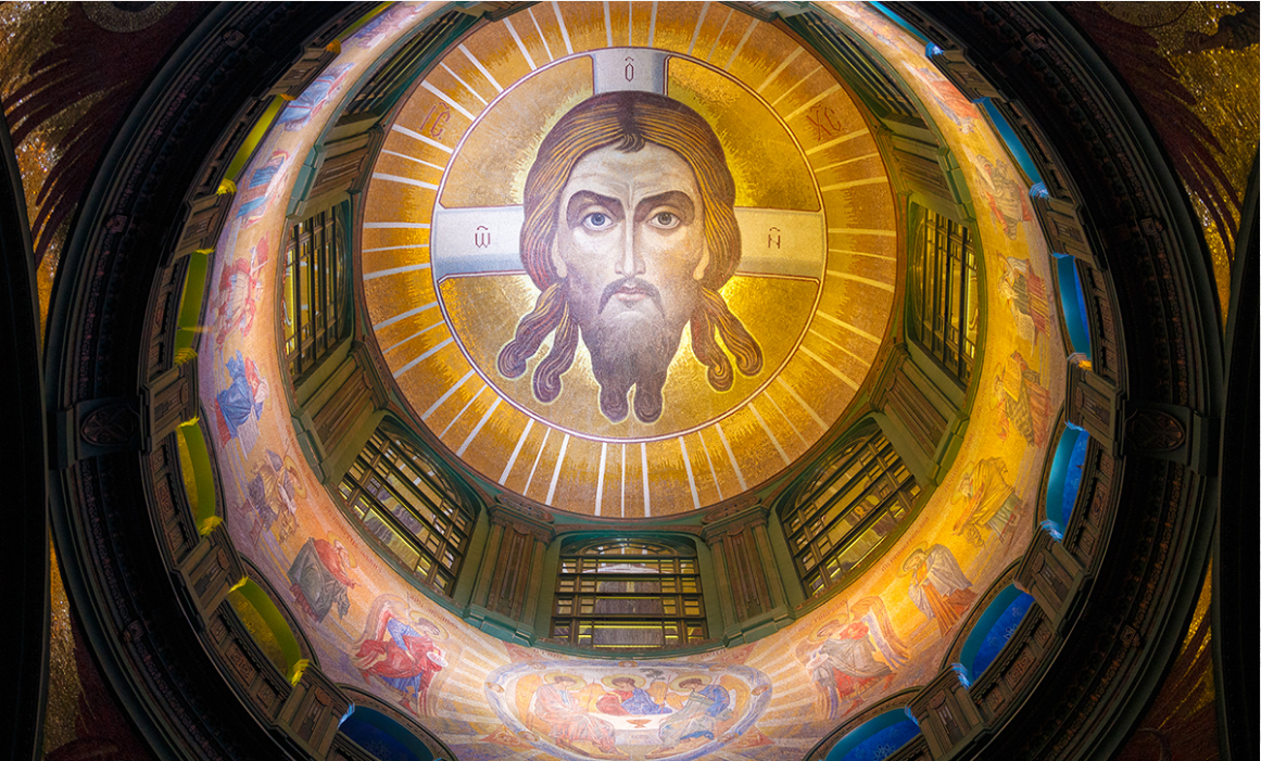 Образ “Спаса Нерукотворного” был на знаменах Князя Александра Невского - сейчас образ под главным куполом .